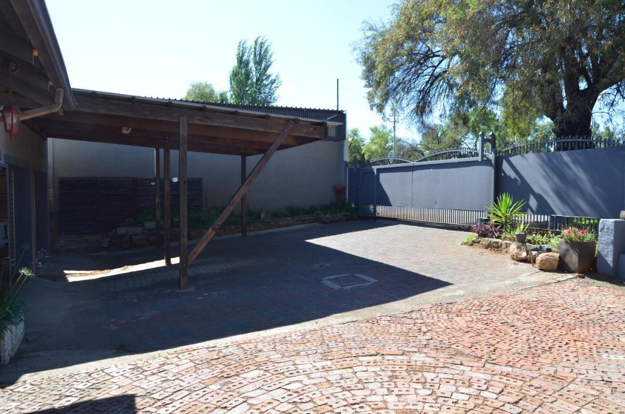 A & R Guesthouse Bloemfontein Kültér fotó